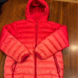 Eddie Bauer girls puffy coat size 10/12. Priced to sell